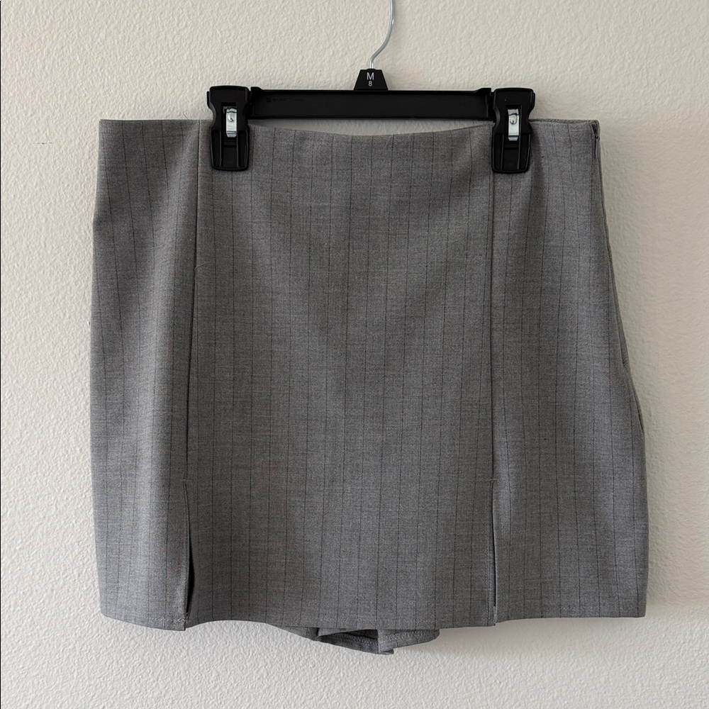 Zara Gray Pinstripe Women's Skort